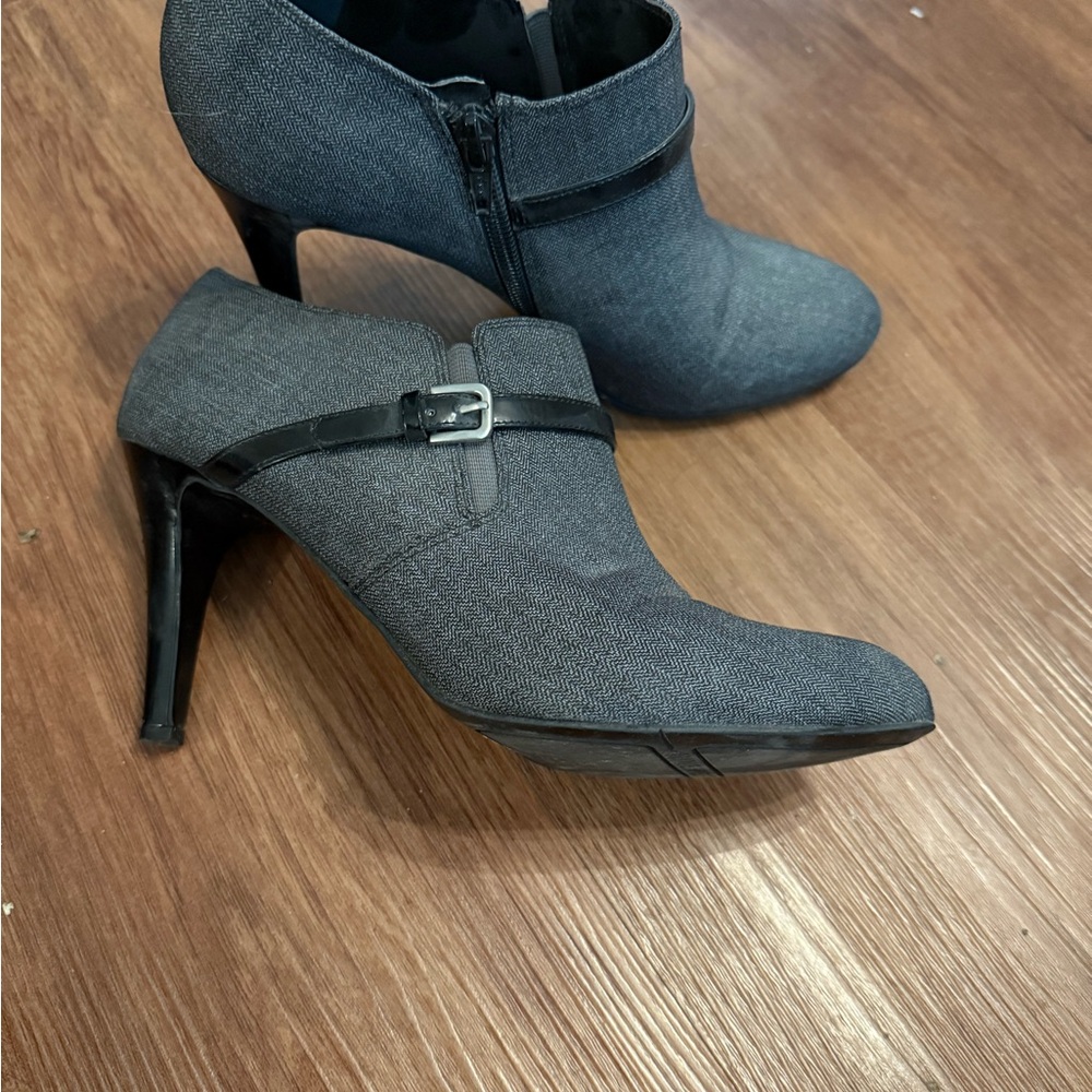 Elegant Gray Women's Heels